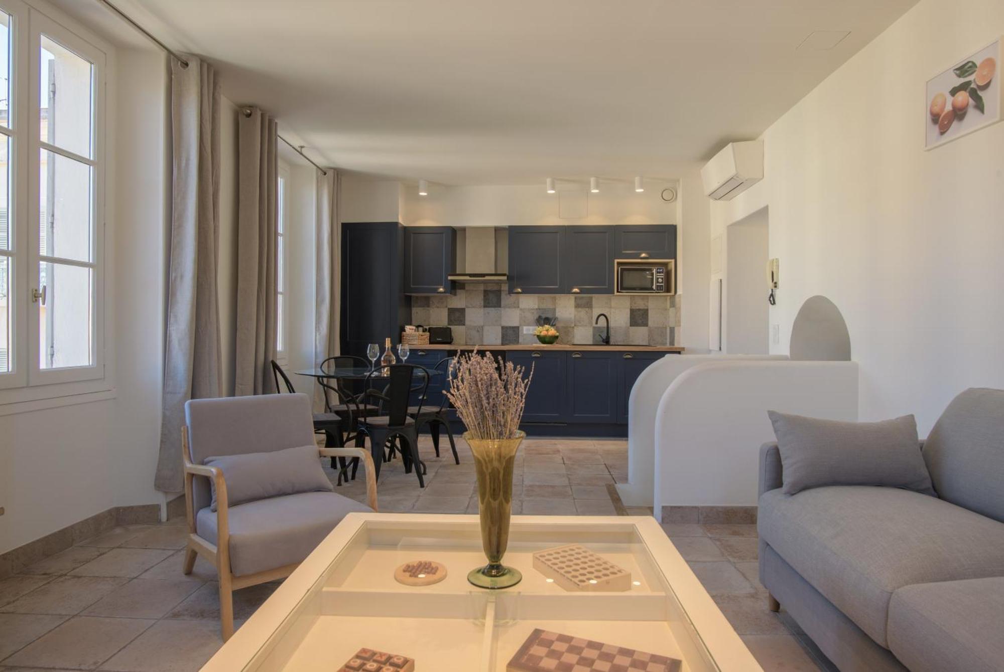 VALBONNE Maison cœur de village Extérieur photo